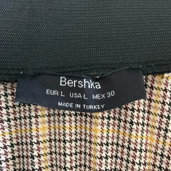 Bershka Plaid Pleated Skirt - Picture 3 of 4